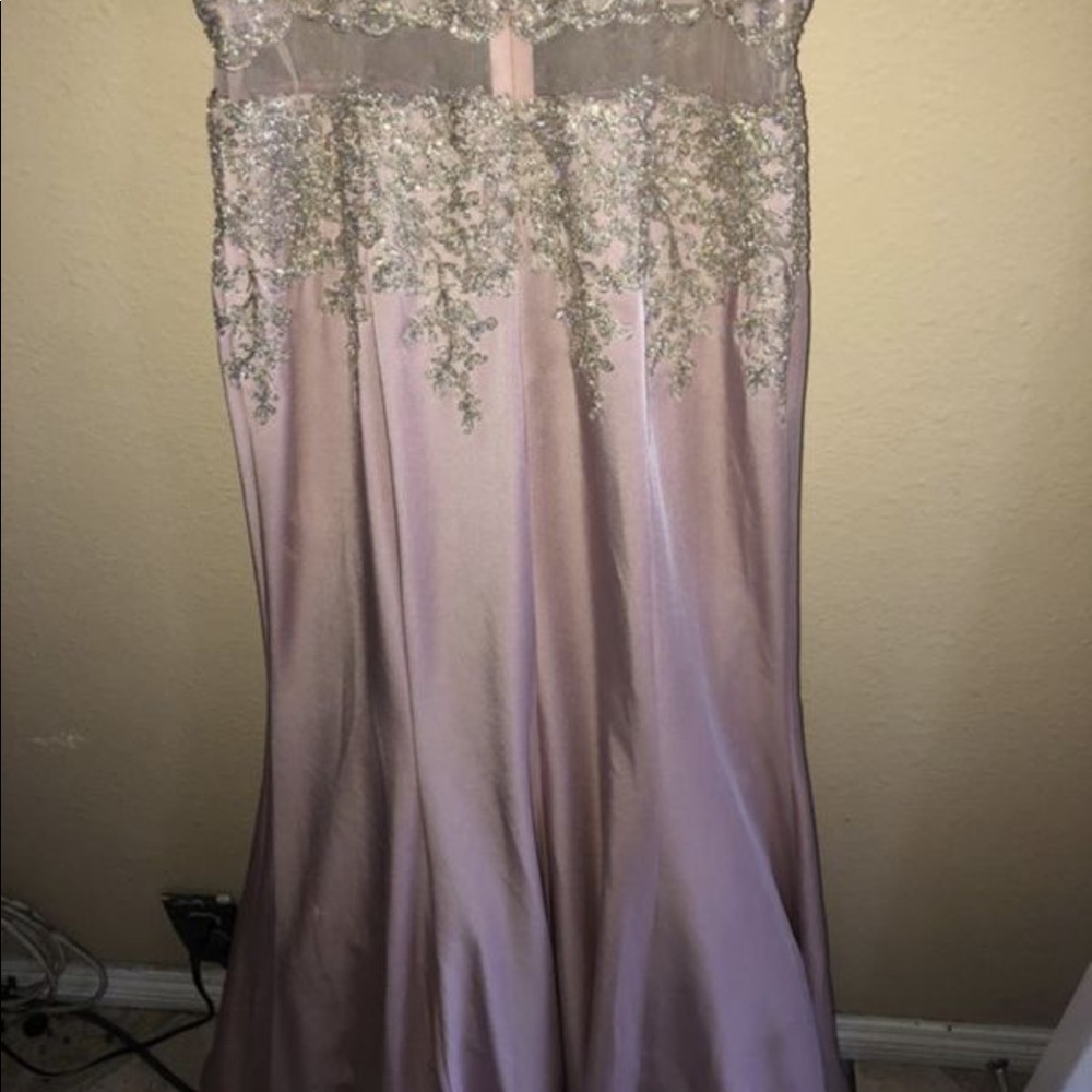 Formal dress - Picture 6 of 6